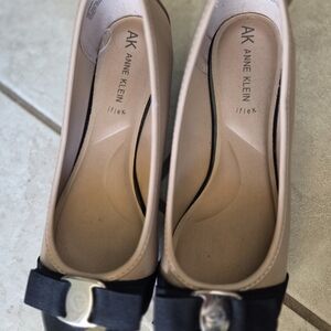 Anne Klein Black and Cream Bow Flats